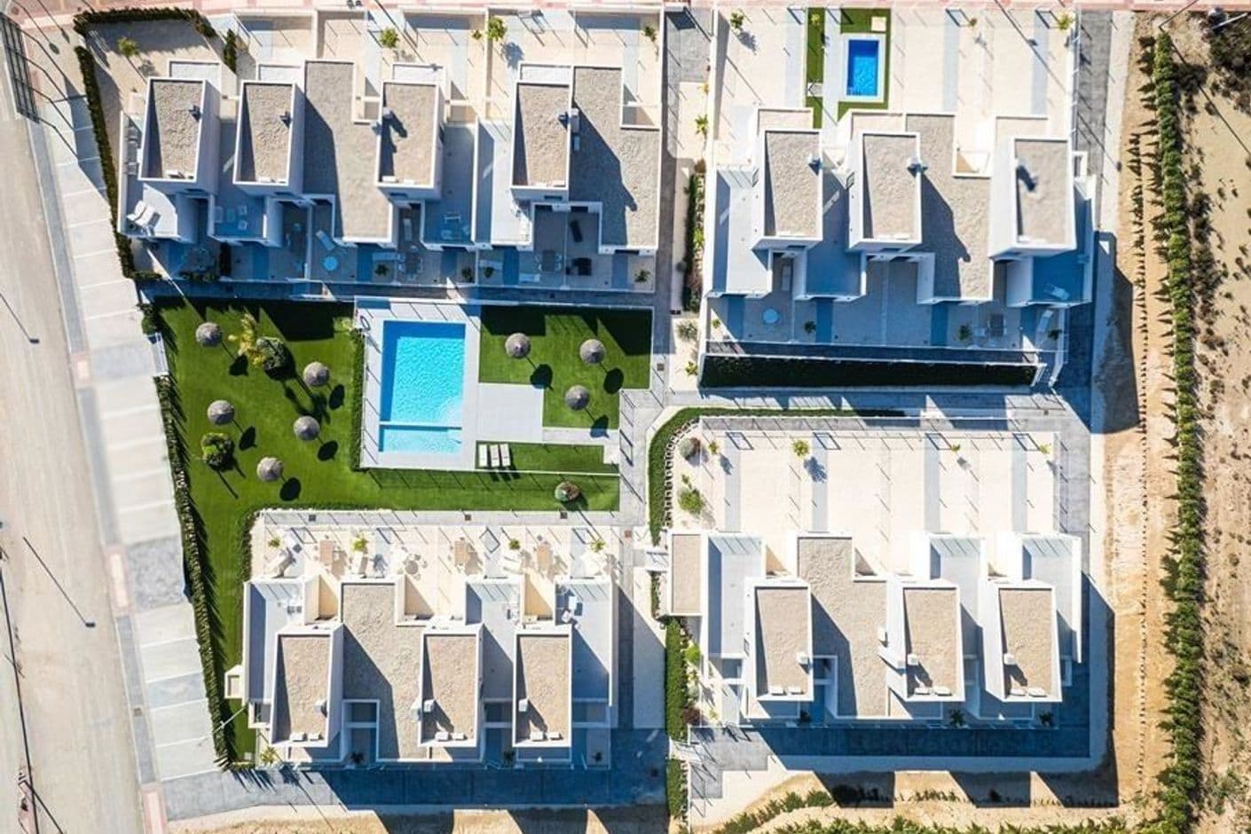 Modernt radhus med tre sovrum i exklusiva Altaona Golf Resort