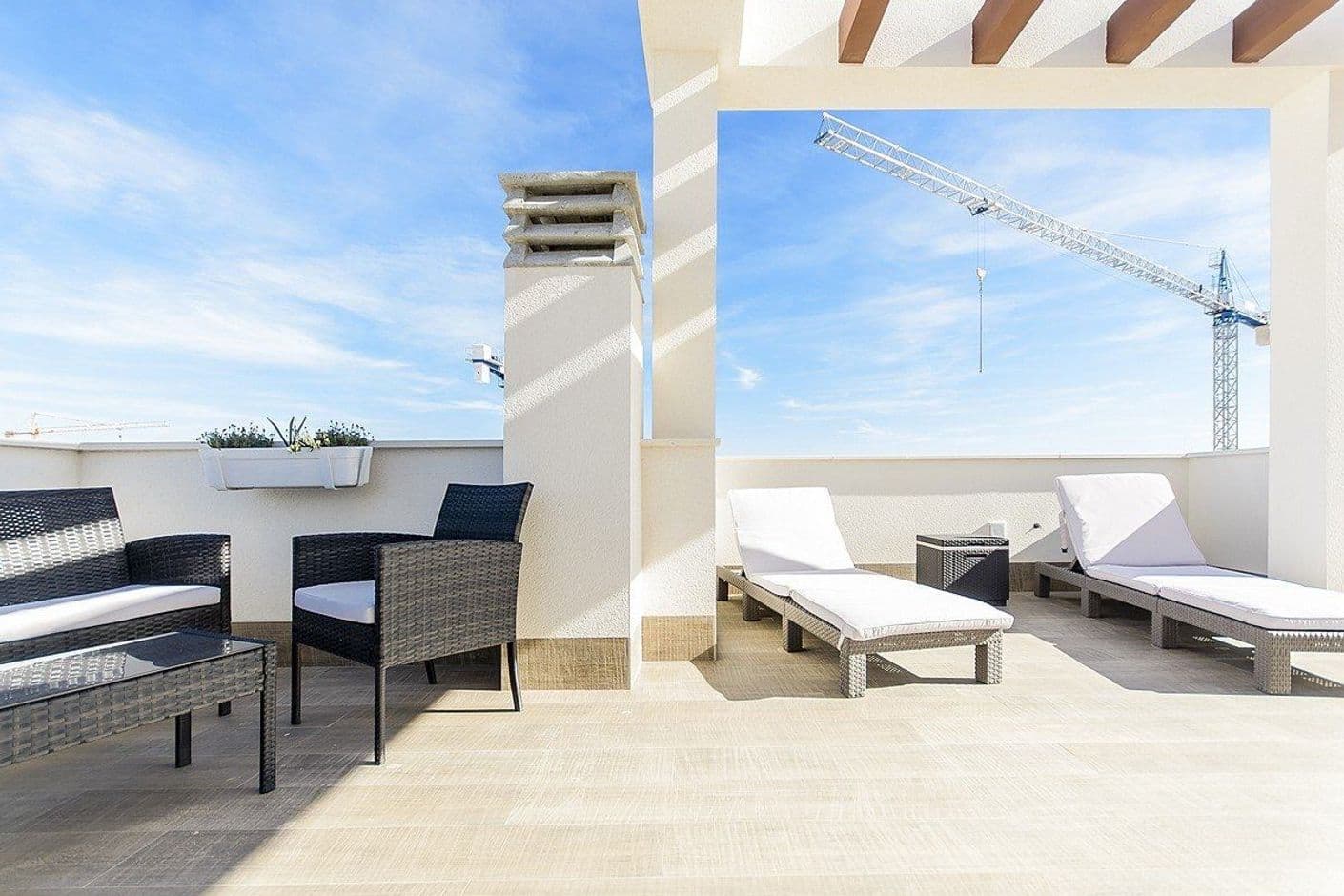 Modern villa with private pool and generous spaces in Los Montesinos
