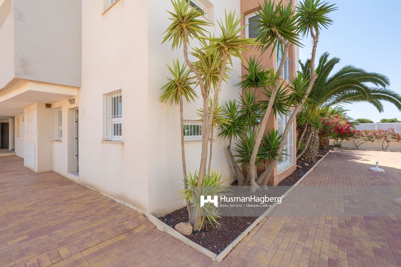 Modern ground floor apartment with large terrace in popular Los Dolses.