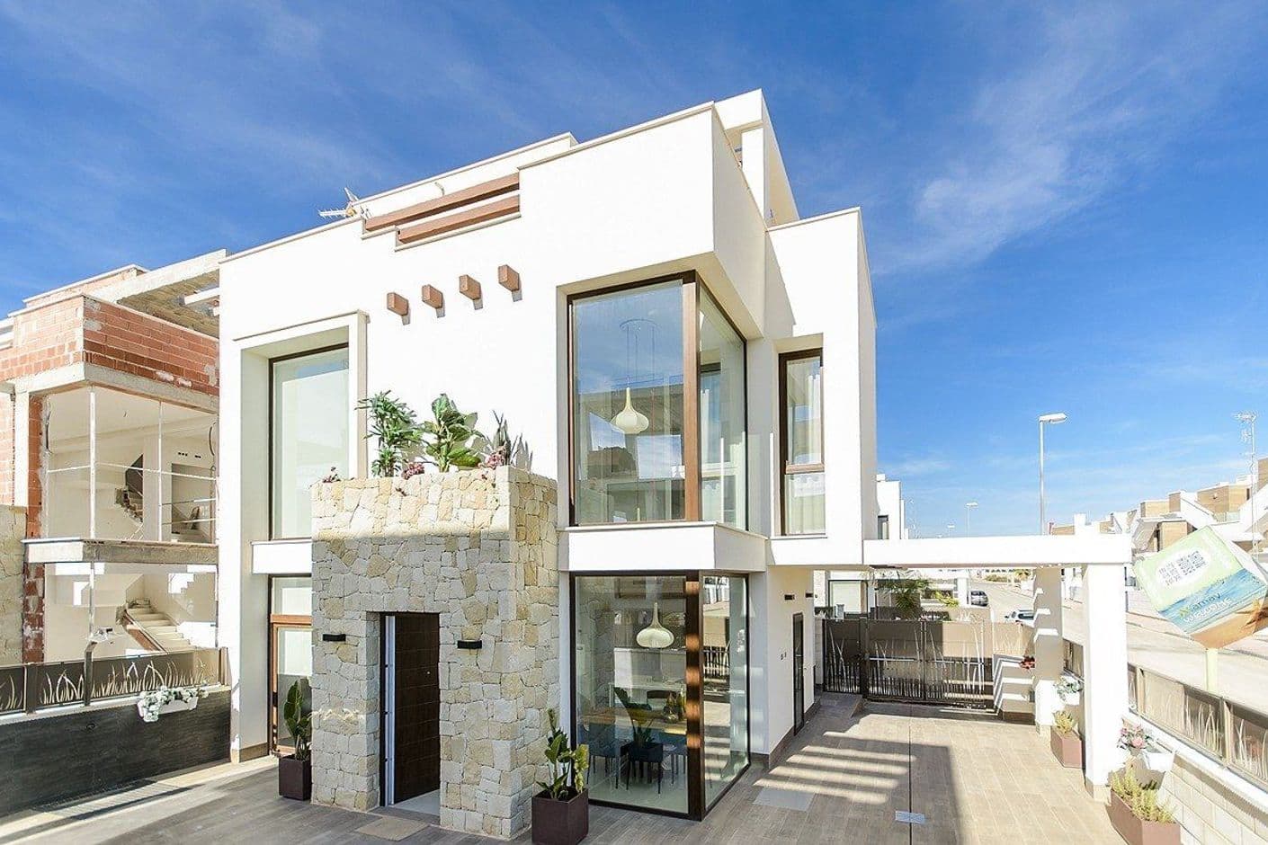 Newly built villas in Playa Honda – your dream at the Mar Menor