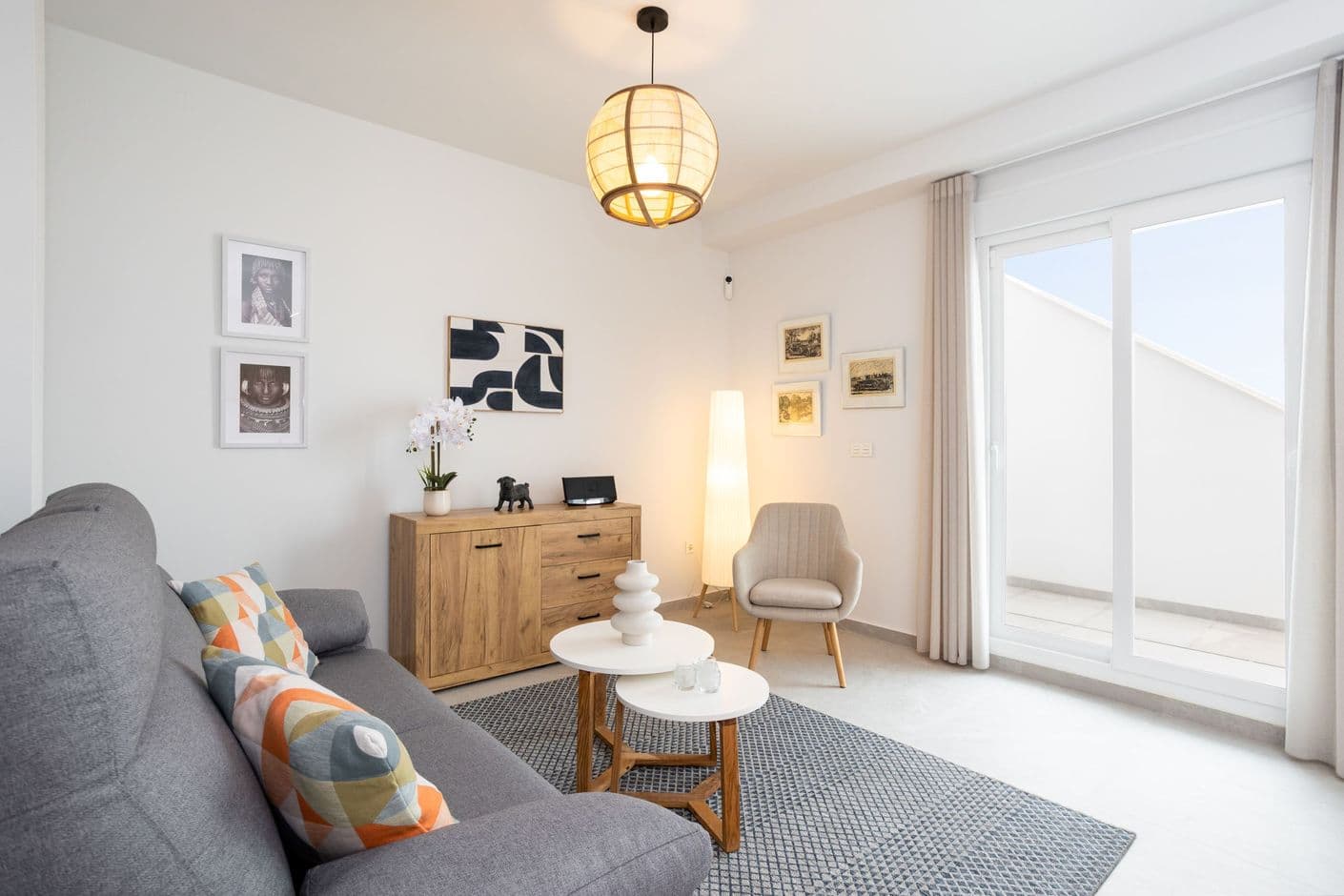 Modern apartment with large roof terrace and communal pool