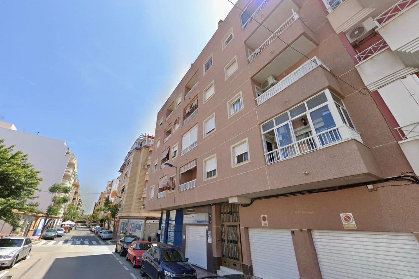 Tastefully renovated apartment in the heart of Torrevieja.
