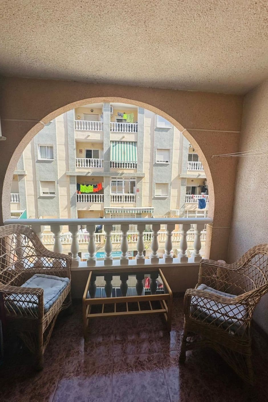 Apartamento completamente reformado en Torrevieja - con terraza soleada