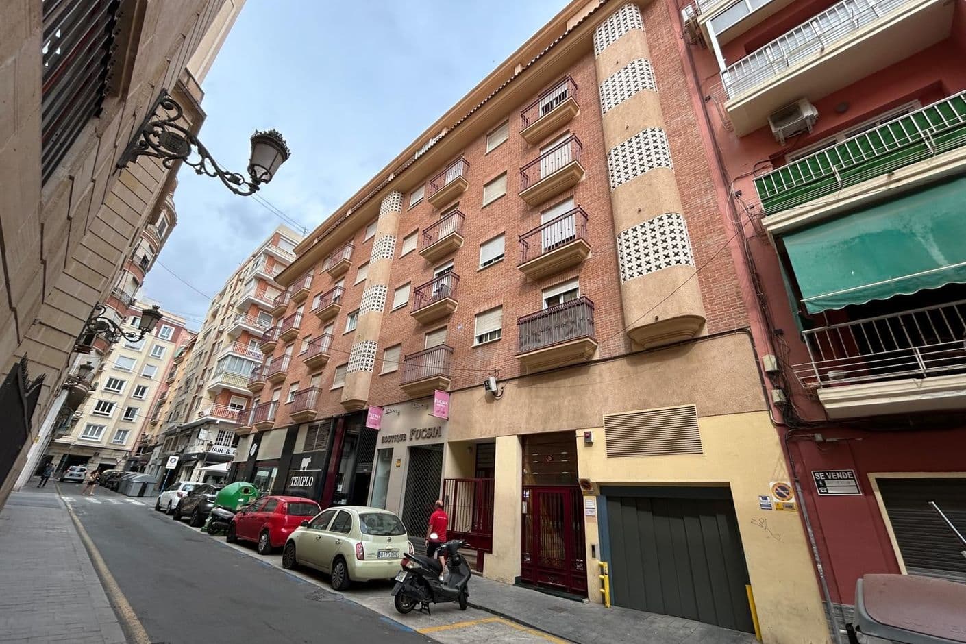 Rymlig familjelägenhet i hjärtat av Alicante