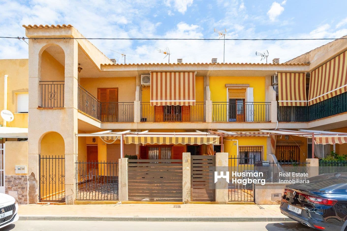 Renovated townhouse with sun terrace – just 200 meters from the beach