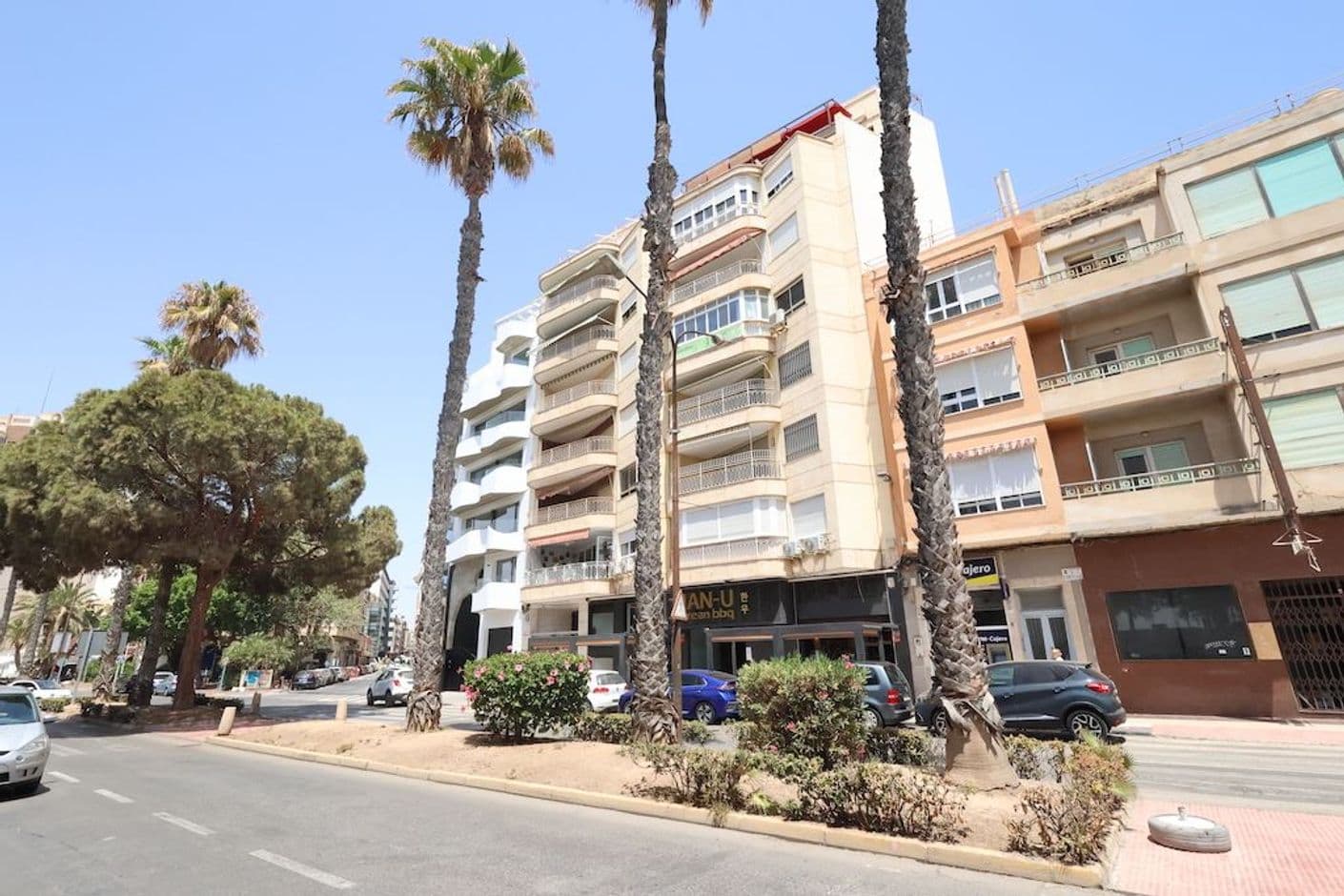 Apartamento encantador y completamente renovado junto al nuevo puerto, con vistas.