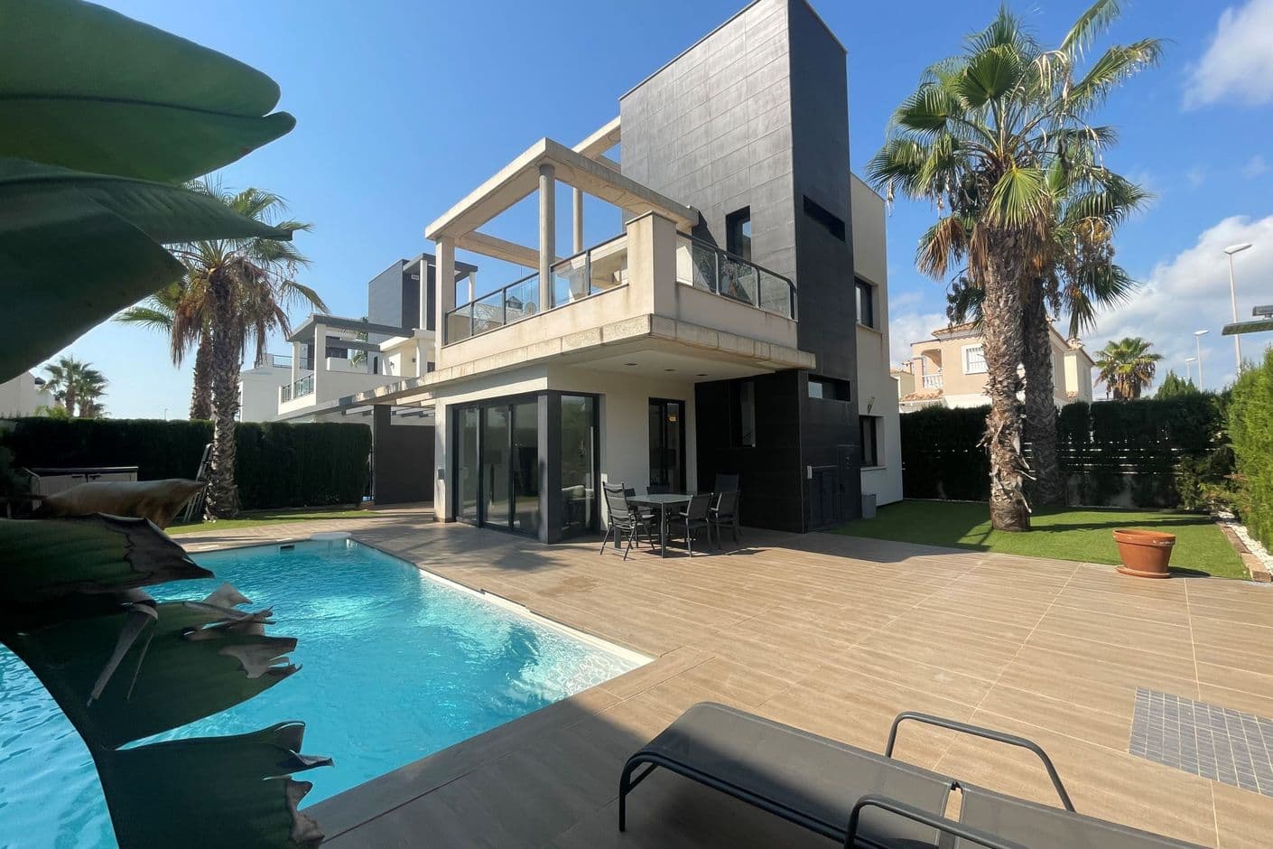 Villa con piscina privada en Lomas de Cabo Roig