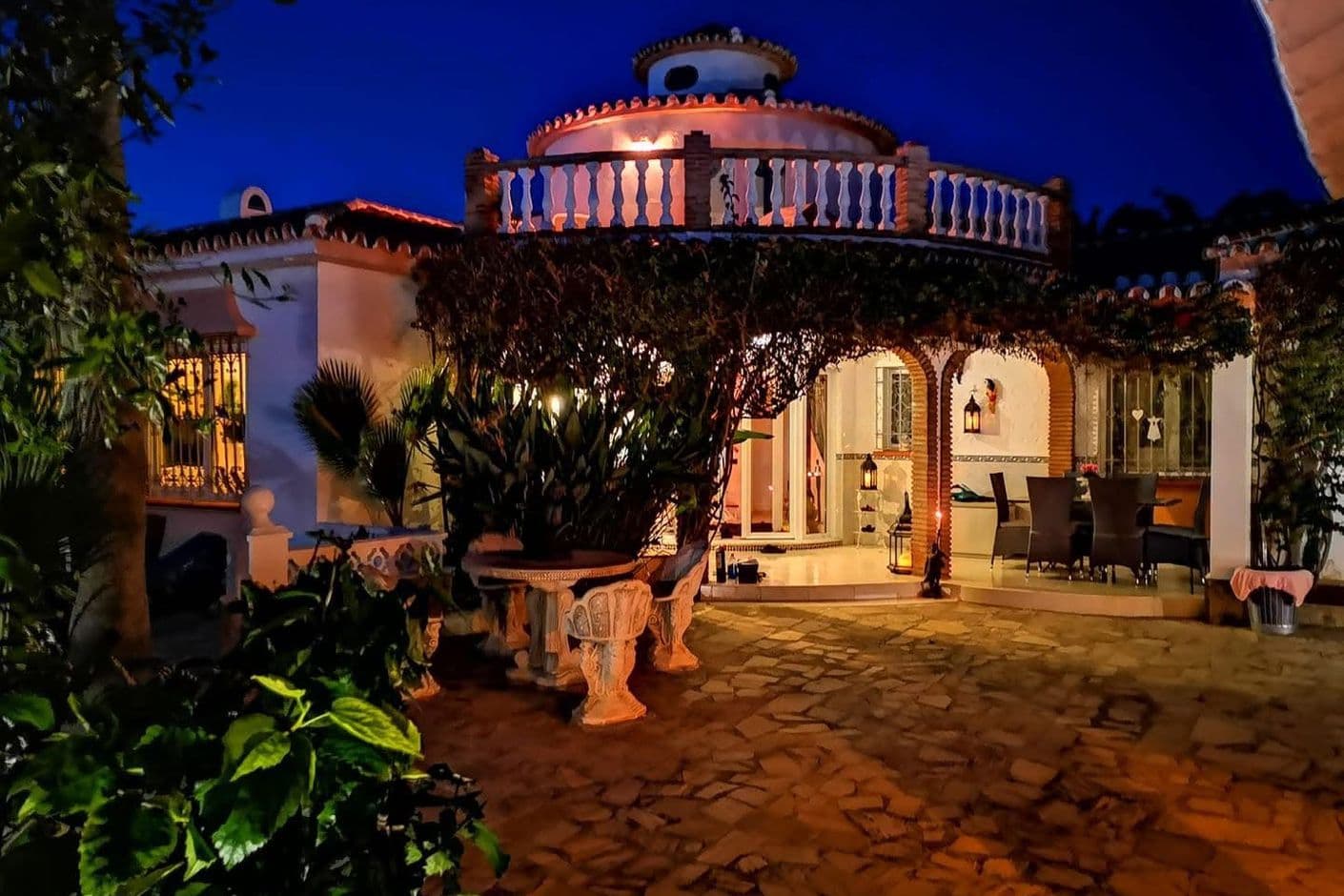 Dream property on the first line in Torrox Costa