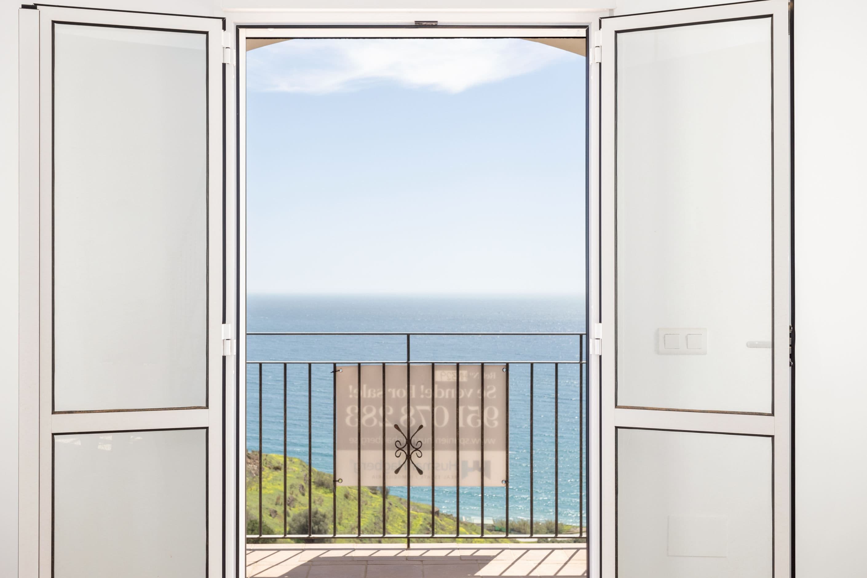 Living room - doors to terrace