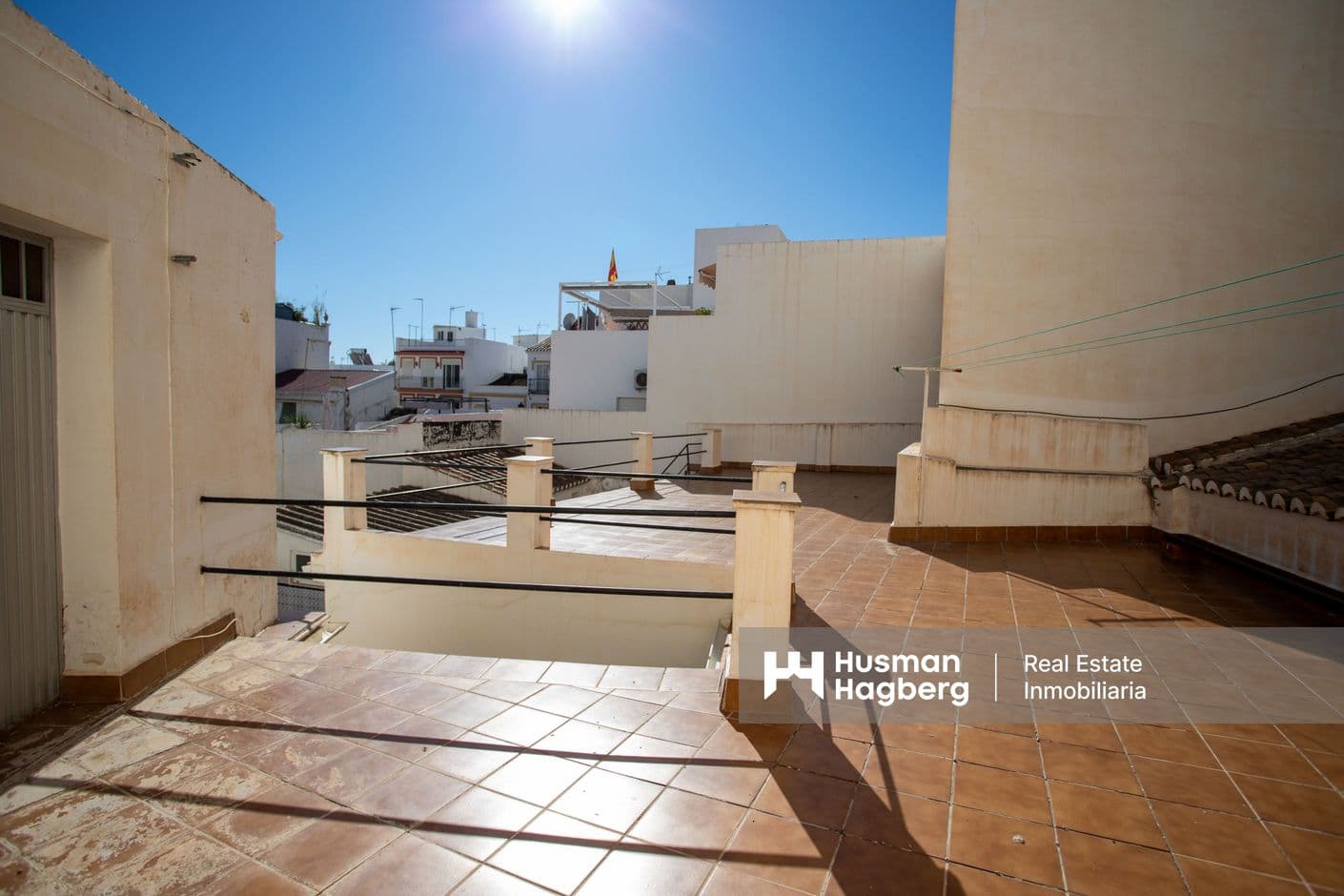 Unikt renoveringsobjekt med stora möjligheter i centrala Nerja