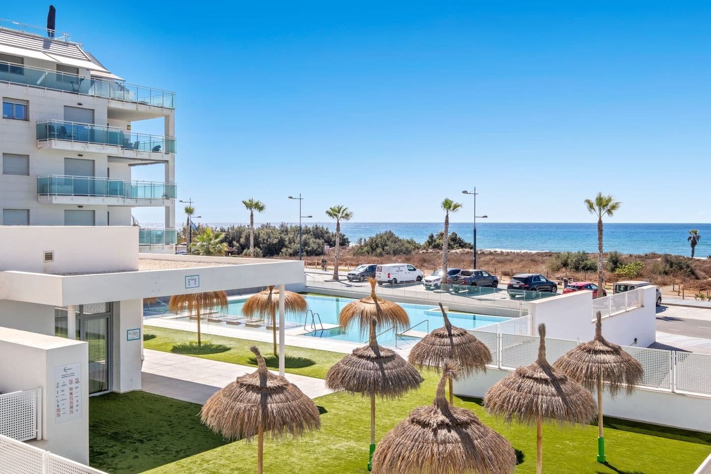 Duna Beach - lägenhet på första linjen i Torrox