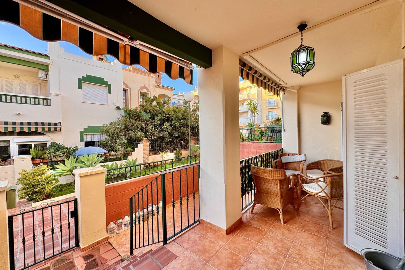 Townhouse med garage och takterrass