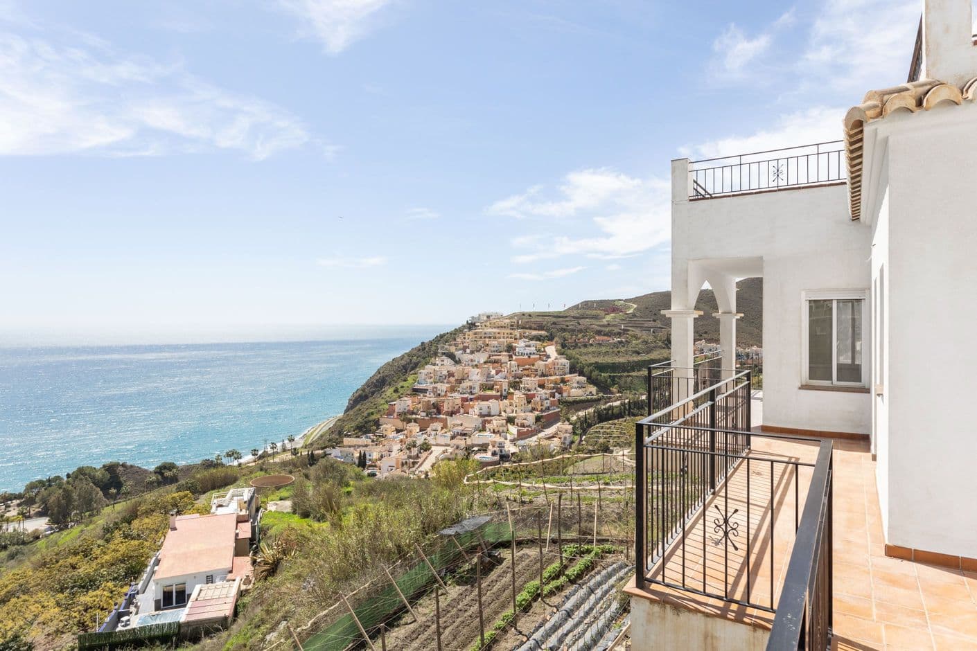 Newly built dream villa with spectacular views in Punta Lara