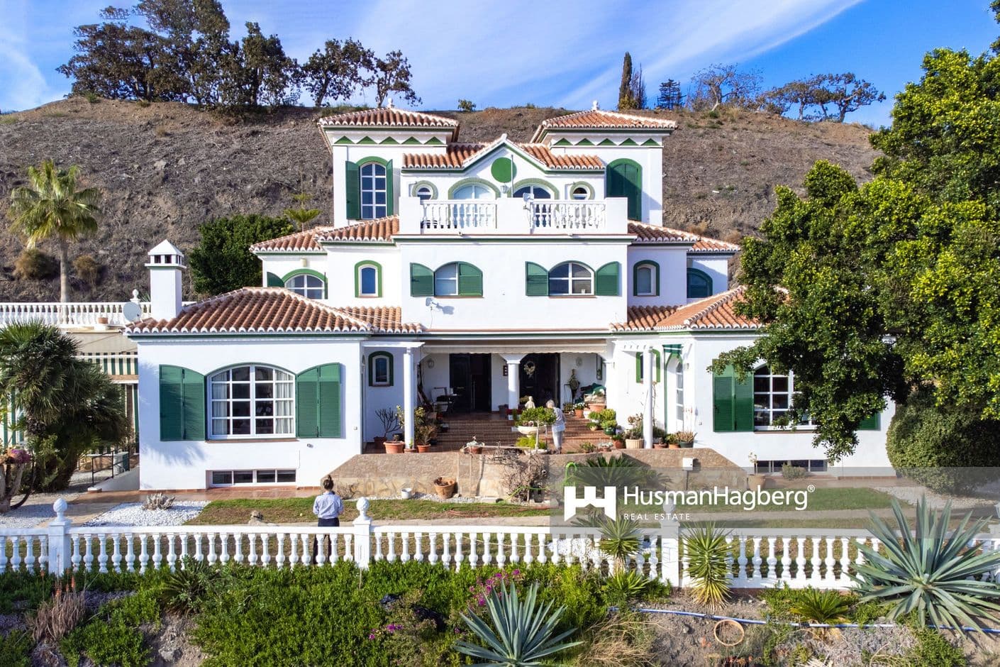 Stor villa i Torrox med tennisbana och pool