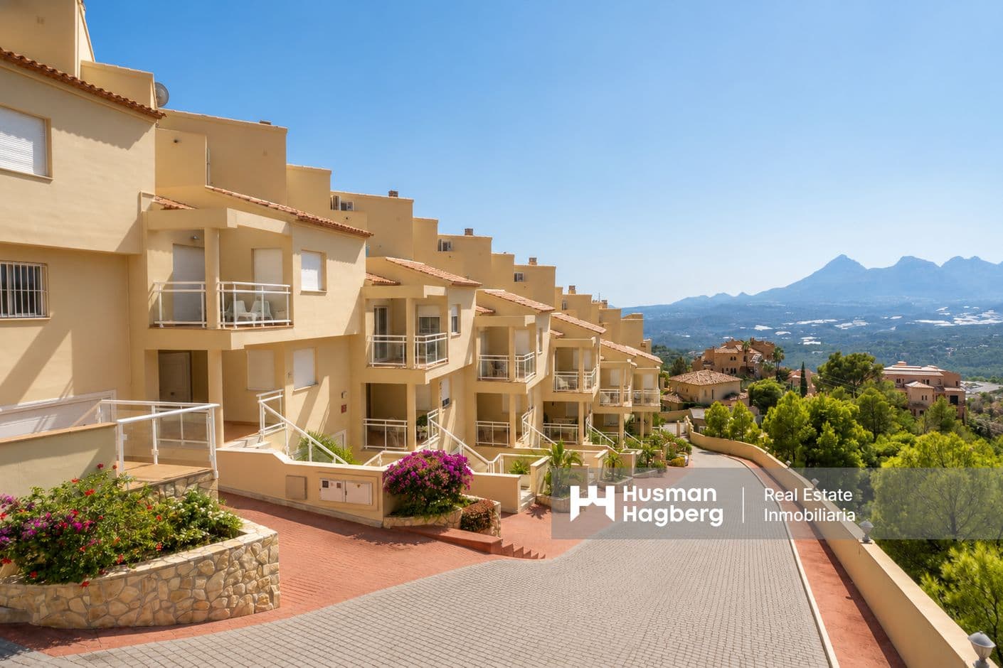 Townhouse with stunning sea views Townhouse with stunning sea views