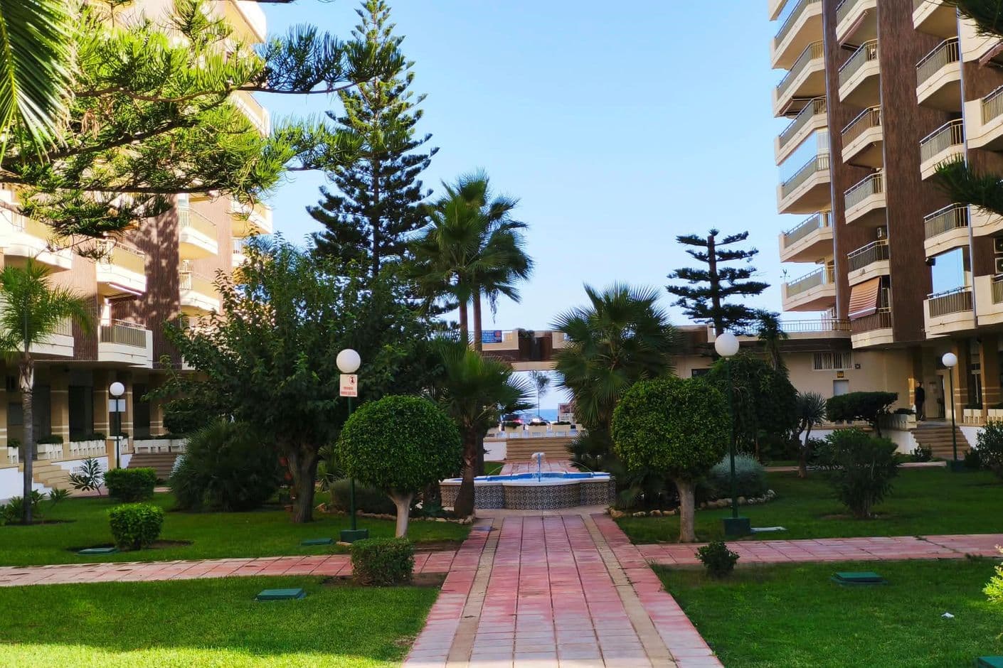 Appartement met 2 slaapkamers in Doña Sofía, op 2 minuten loopafstand van het strand. Appartement met 2 slaapkamers in Doña Sofía, op 2 minuten loopafstand van het strand.