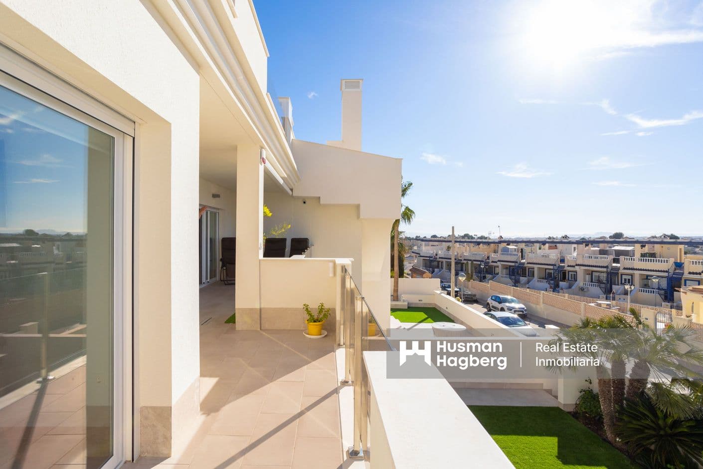 Modern apartment with roof terrace – close to golf, shopping and sea Modern apartment with roof terrace – close to golf, shopping and sea