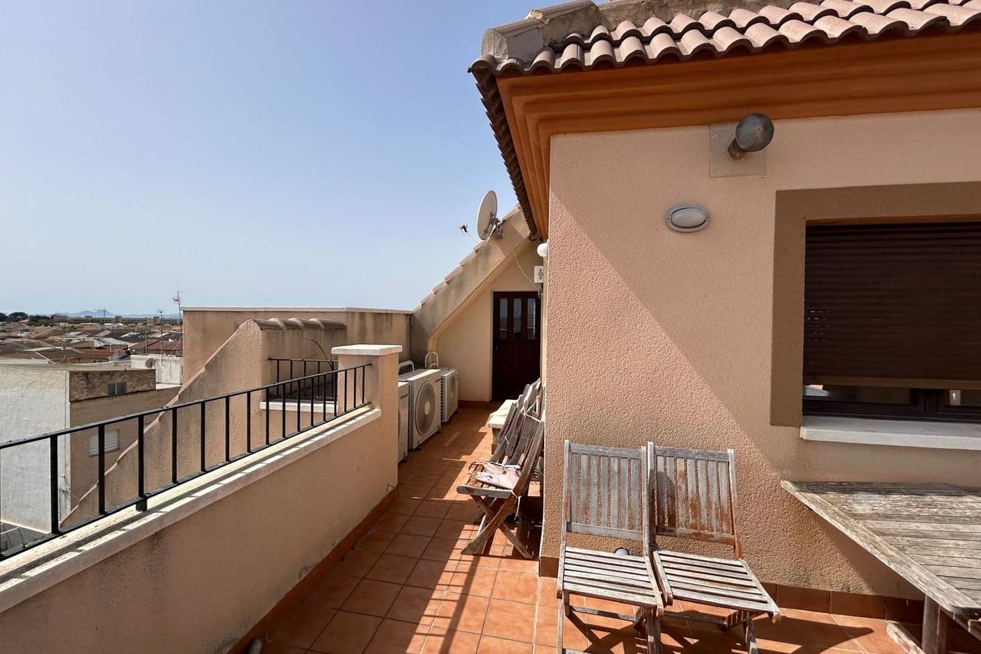 Spacious and elegant apartment with large terraces Spacious and elegant apartment with large terraces