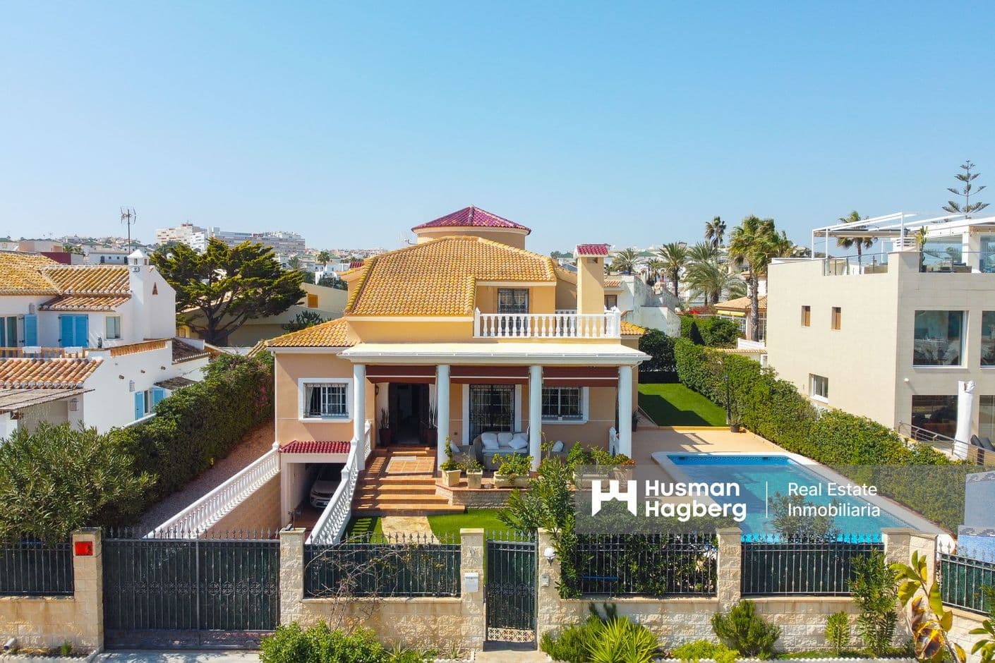 Spacious villa with private pool, sea views and sunny terraces Spacious villa with private pool, sea views and sunny terraces