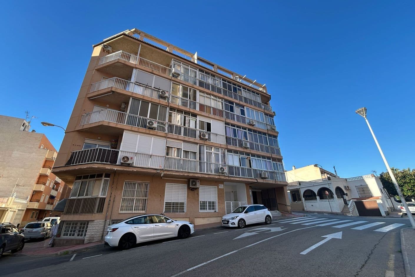 Stylishly renovated studio with balcony and tourist license Stylishly renovated studio with balcony and tourist license