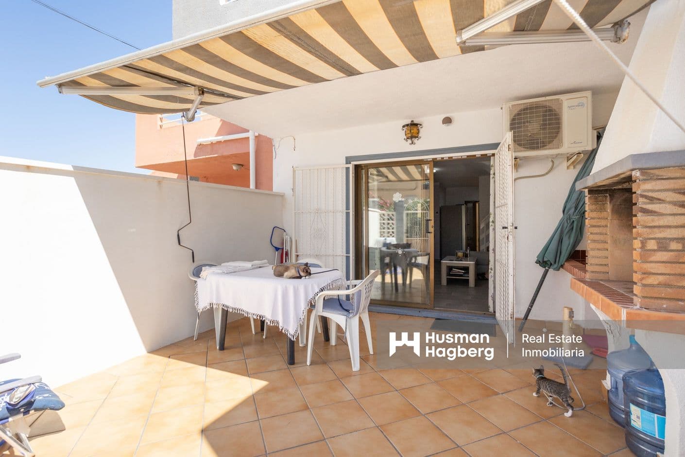 Newly renovated and homely with two patios, balcony and roof terrace near the sea and beach Newly renovated and homely with two patios, balcony and roof terrace near the sea and beach
