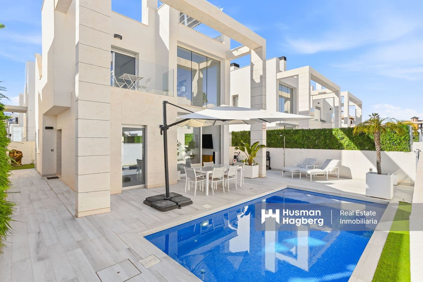 Spectacular luxury villa on three levels with private studio, gym and pool Spectacular luxury villa on three levels with private studio, gym and pool