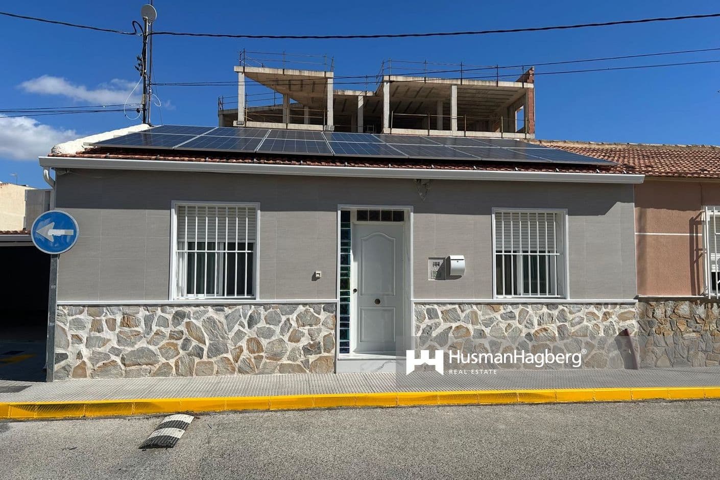 Newly renovated townhouse with private pool and terrace Newly renovated townhouse with private pool and terrace